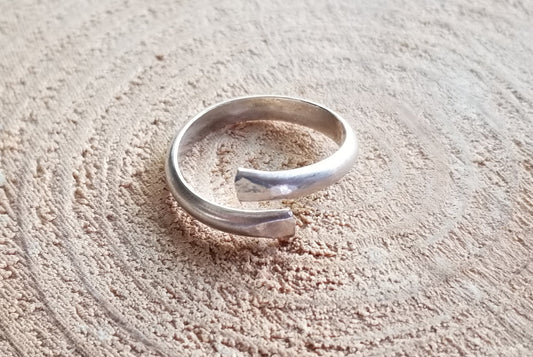 Sterling Silver Half Round Wrap Band Ring Women's Size 8.25